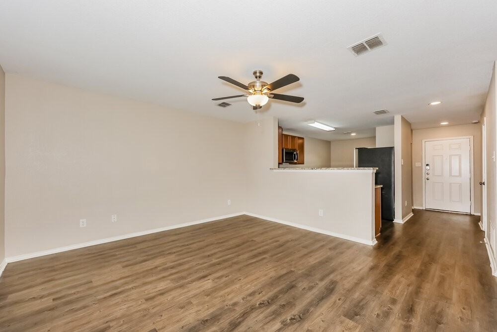 1329 Castle Ridge Rd - Photo 3 of 16