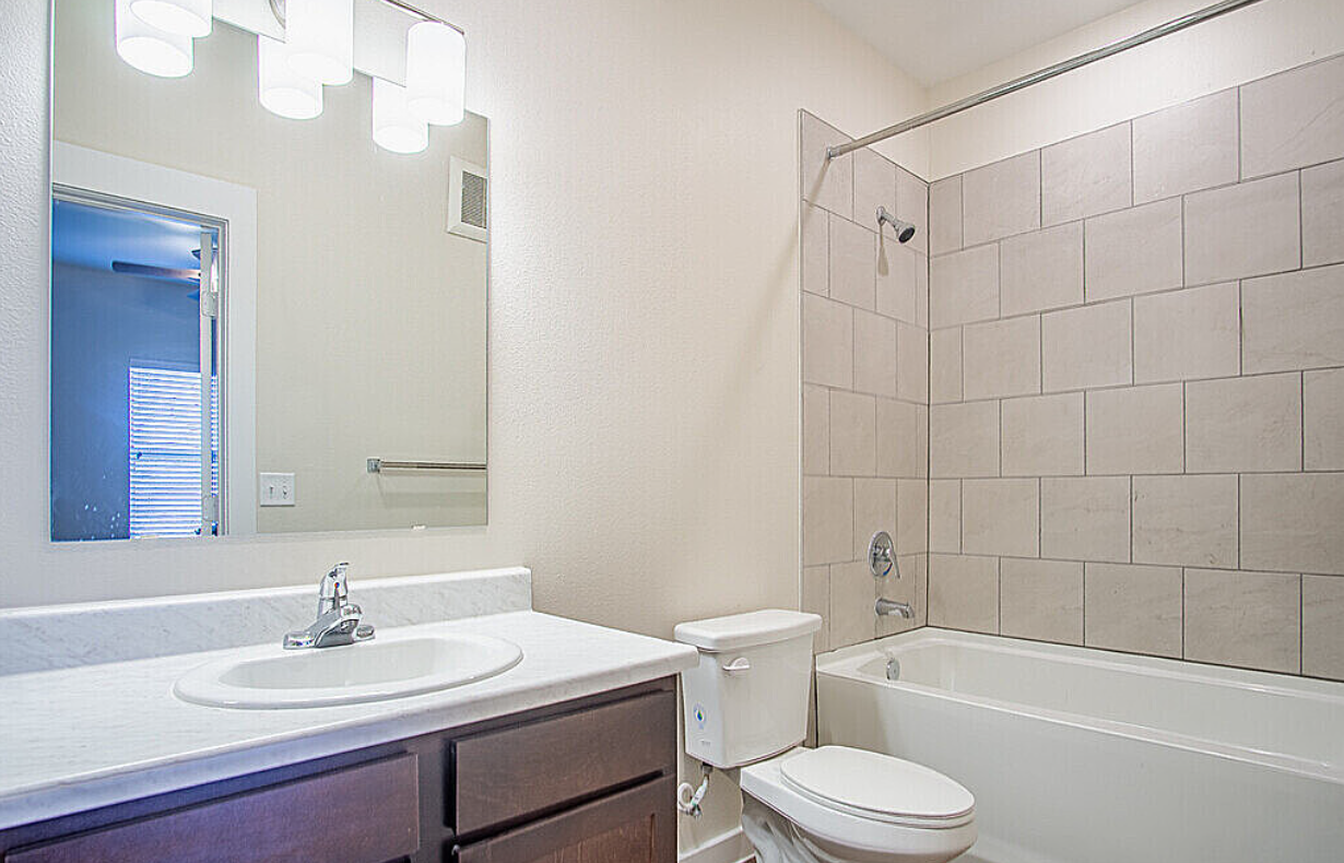 2505 K Avenue - Photo 6 of 10