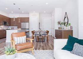 featured image of 1005 11th Street