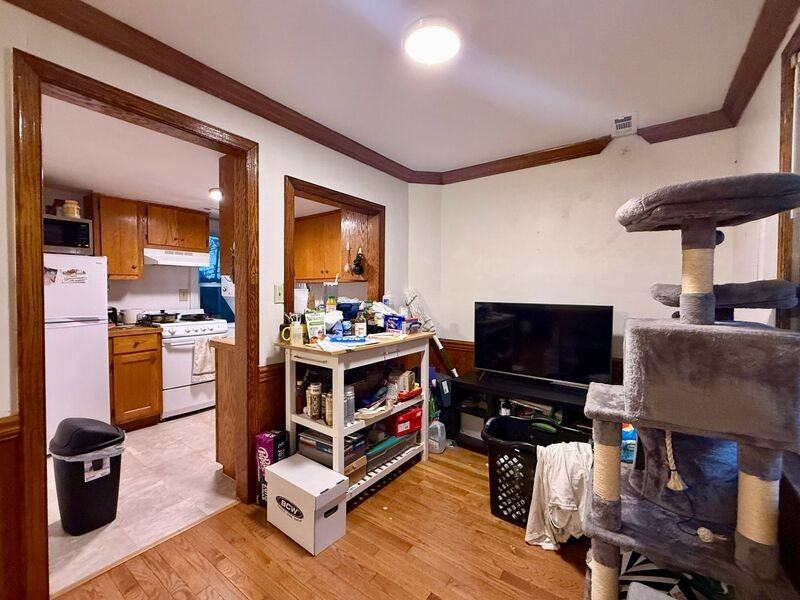 1409 Charles St #5 - Photo 4 of 9