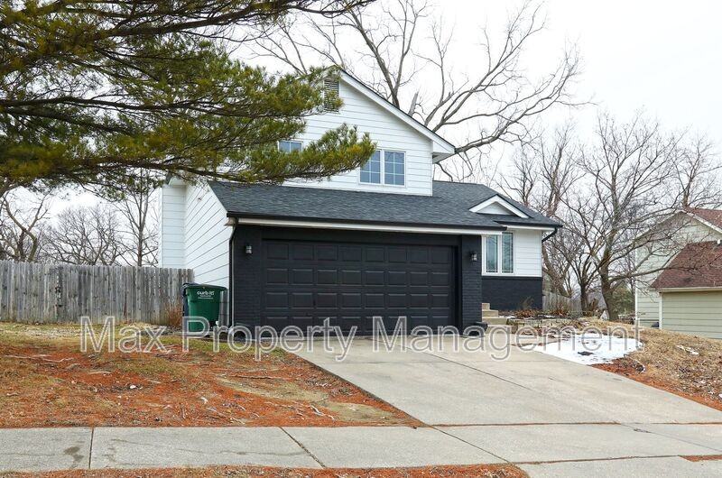 2400 Rocklyn Dr - Photo 3 of 32