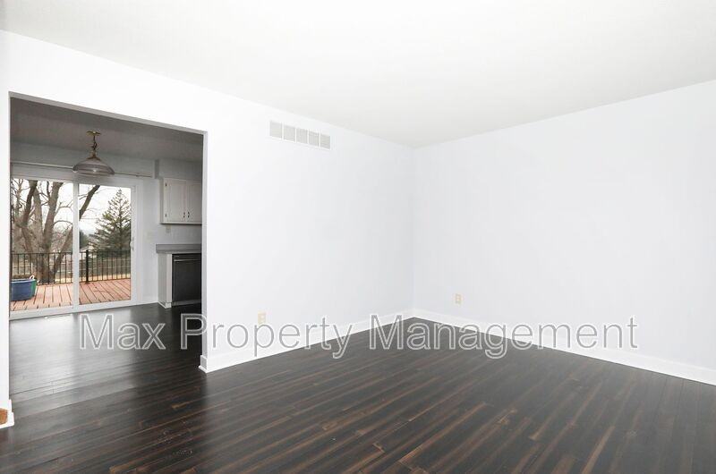 2400 Rocklyn Dr - Photo 4 of 32