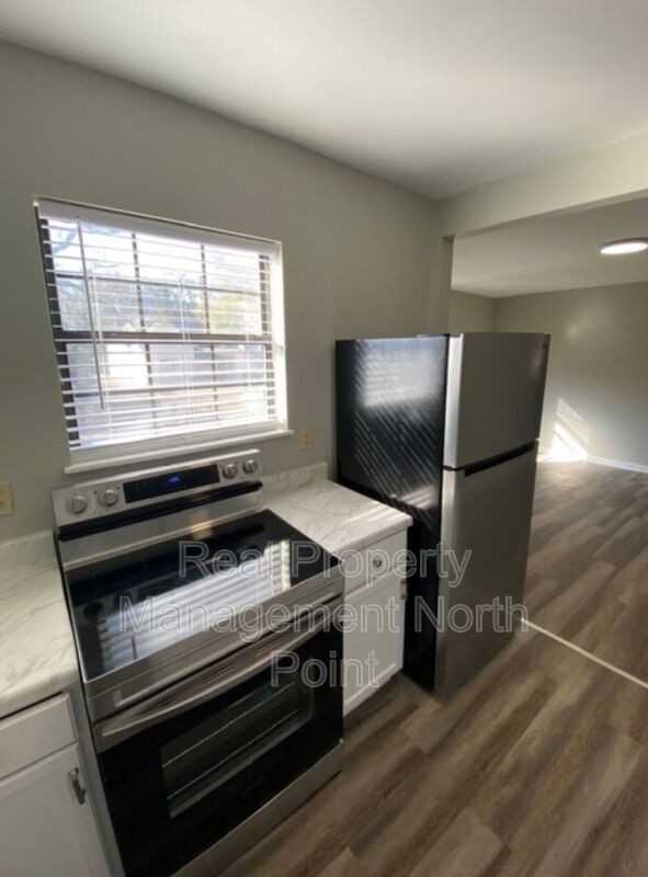 515 Lynch Ave Nw #A2 - Photo 3 of 15