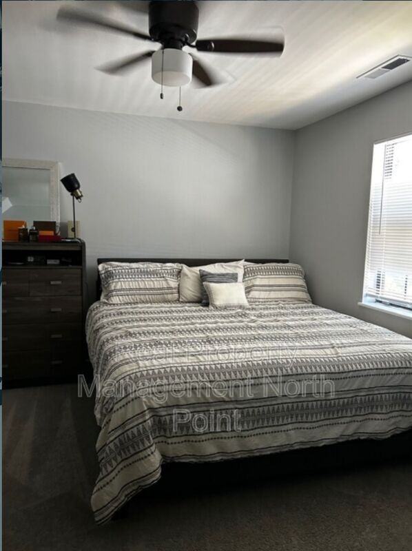 515 Lynch Ave Nw #A2 - Photo 4 of 15