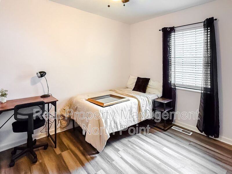 515 Lynch Ave Nw #A2 - Photo 5 of 15