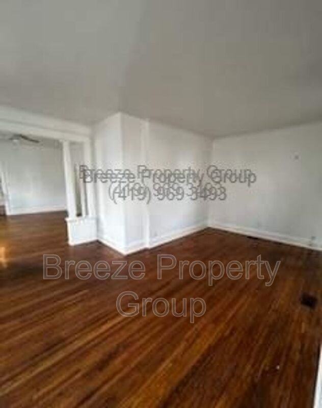712 Balfe St - Photo 2 of 8