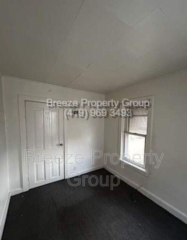 712 Balfe St - Photo 4 of 8