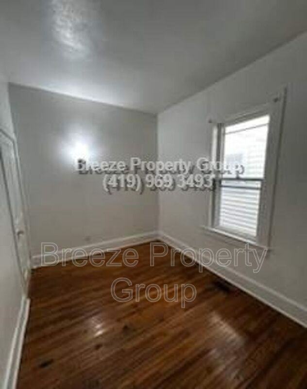 712 Balfe St - Photo 6 of 8