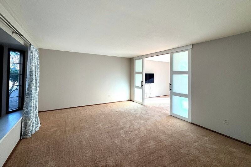 12941 Ne 71st St - Photo 6 of 50