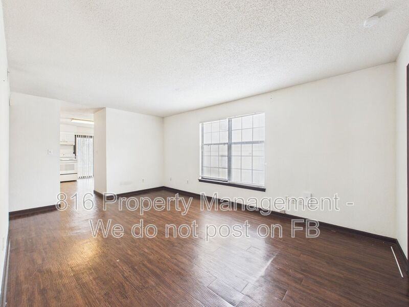 1020 Ne Lindsay Ave #D - Photo 2 of 21