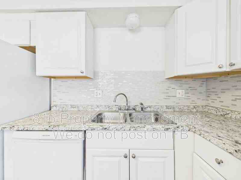 1020 Ne Lindsay Ave #D - Photo 7 of 21