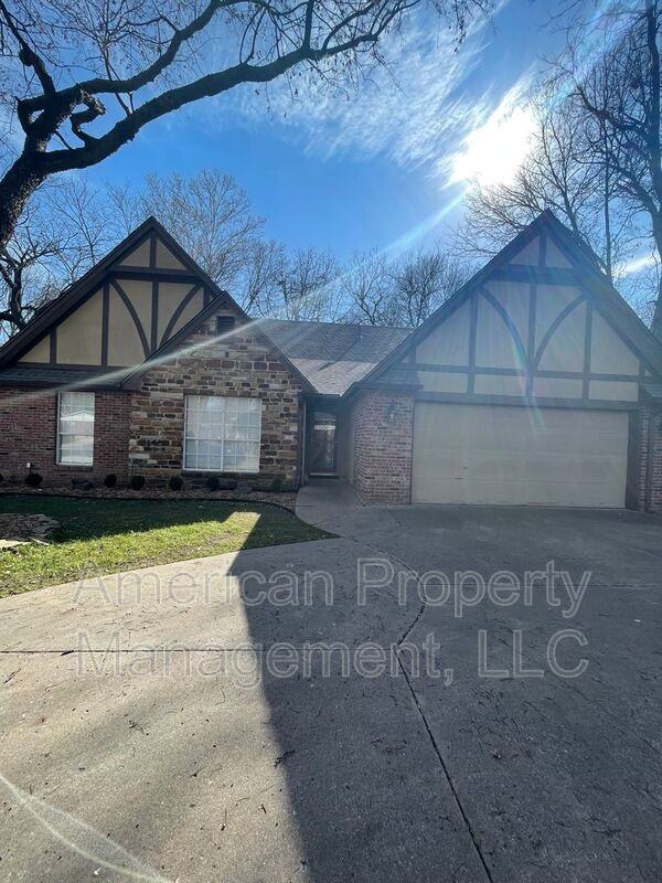 5512 S Columbia Ct - Photo 3 of 49