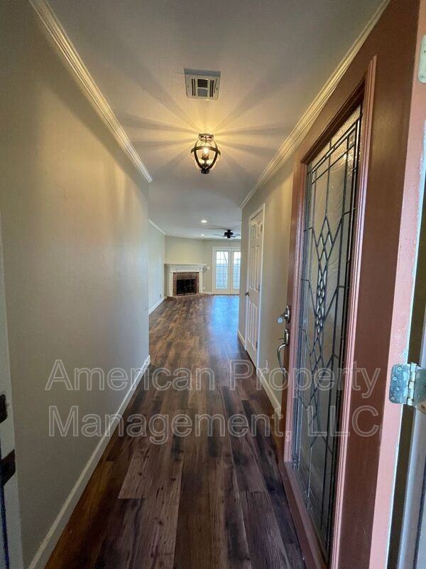 5512 S Columbia Ct - Photo 6 of 49