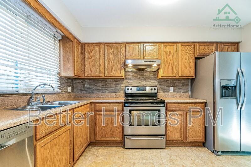 5513 Kaplan Dr - Photo 4 of 17