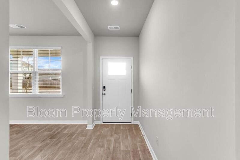 205 Maple Hill Dr - Photo 4 of 50