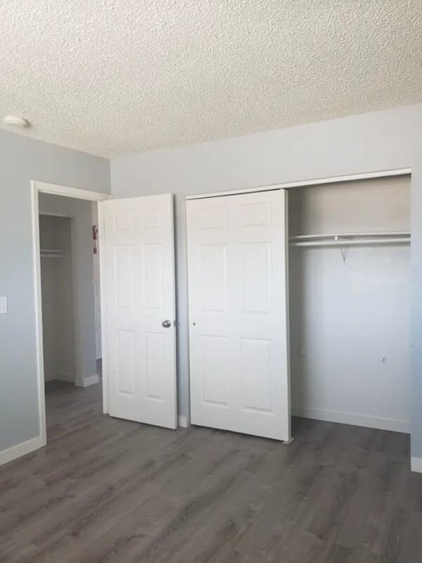 2229 Collyer St #2 - Photo 7 of 9