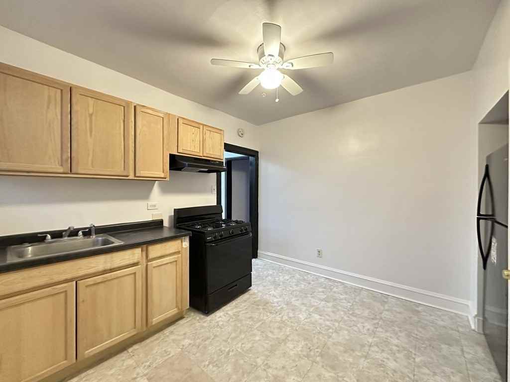 415 E 80th St #1 - Photo 2 of 21