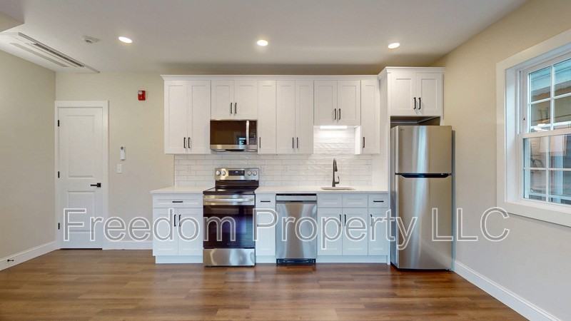 130 Center St #2 - Photo 3 of 19