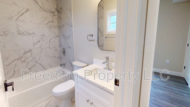 130 Center St #2 - Photo 6 of 19