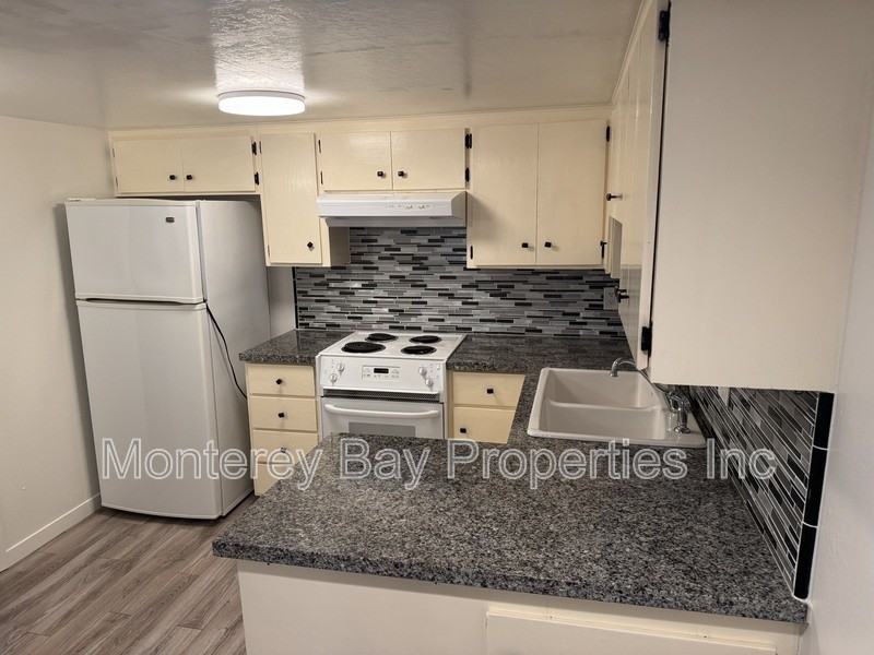 395 Tabor Dr #B - Photo 6 of 15