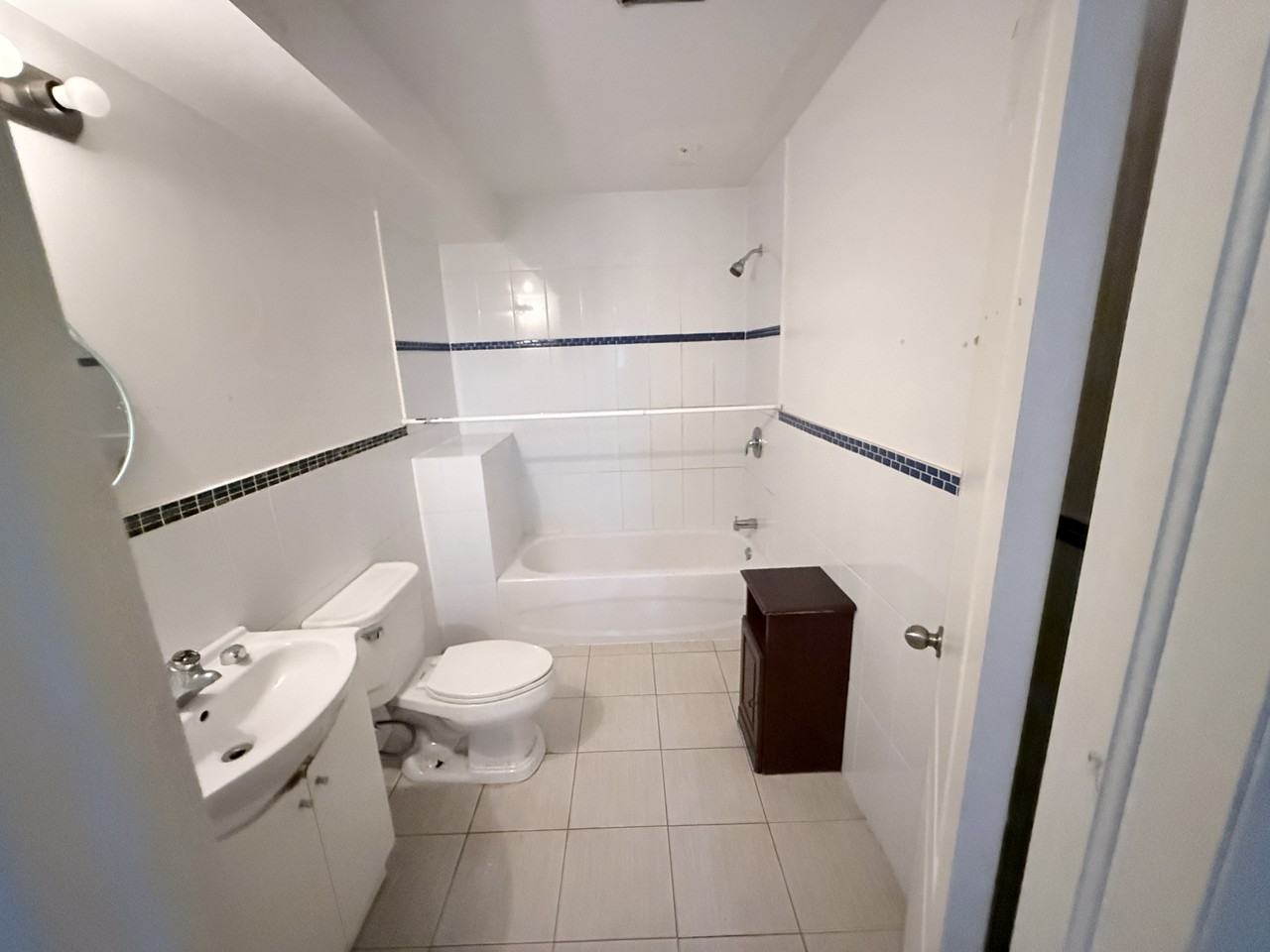 80 Leitch Avenue - Photo 3 of 5