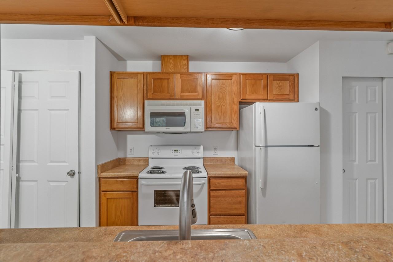 100 West Curtis Street - Photo 3 of 20