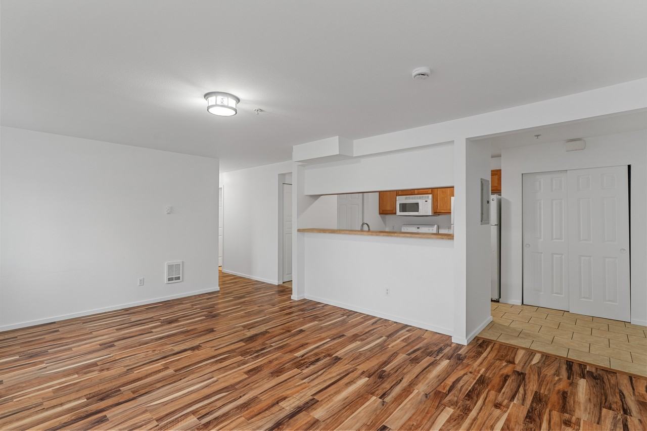 100 West Curtis Street - Photo 5 of 20