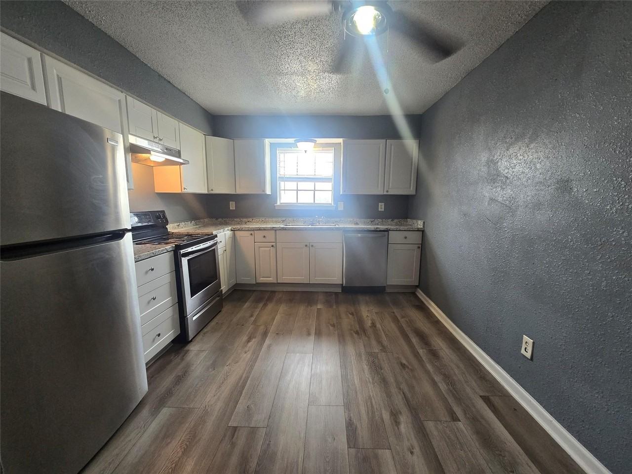 2311 71st Street - Photo 6 of 20