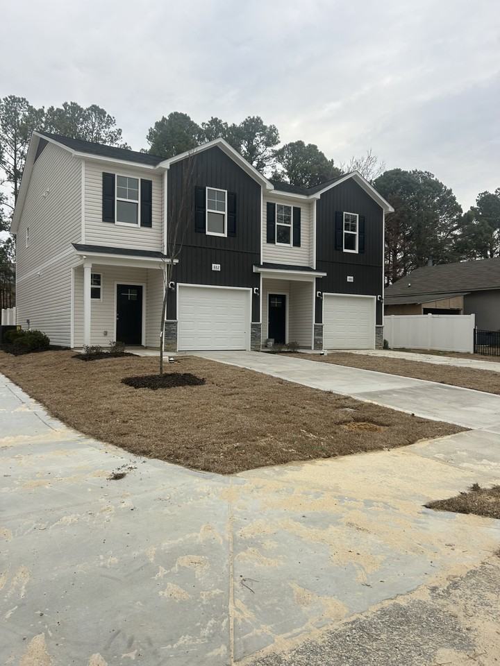 883 Danish Drive - Photo 3 of 7