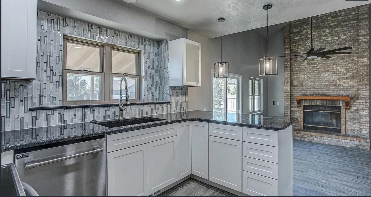 2740 Charlottesville Dr - Photo 2 of 27