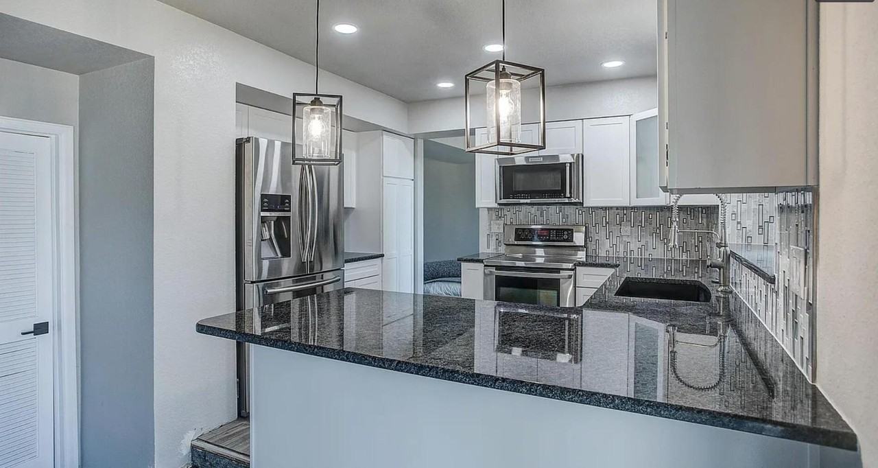 2740 Charlottesville Dr - Photo 3 of 27