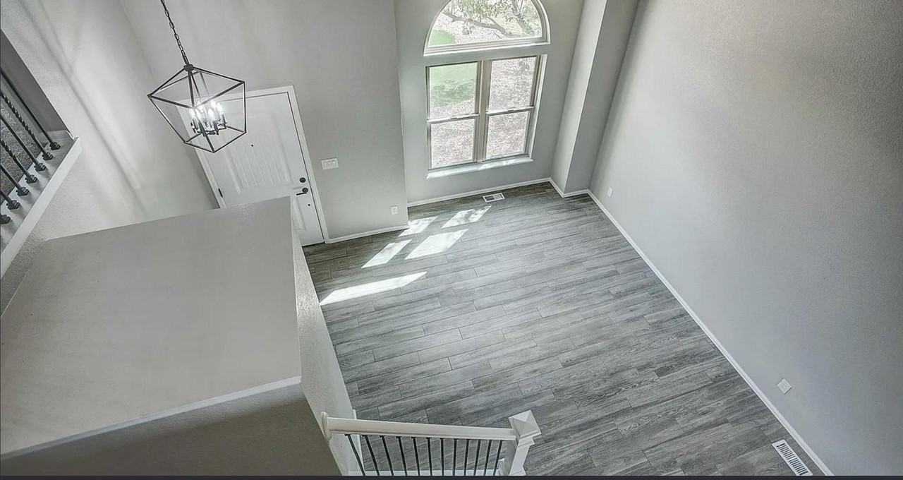 2740 Charlottesville Dr - Photo 5 of 27