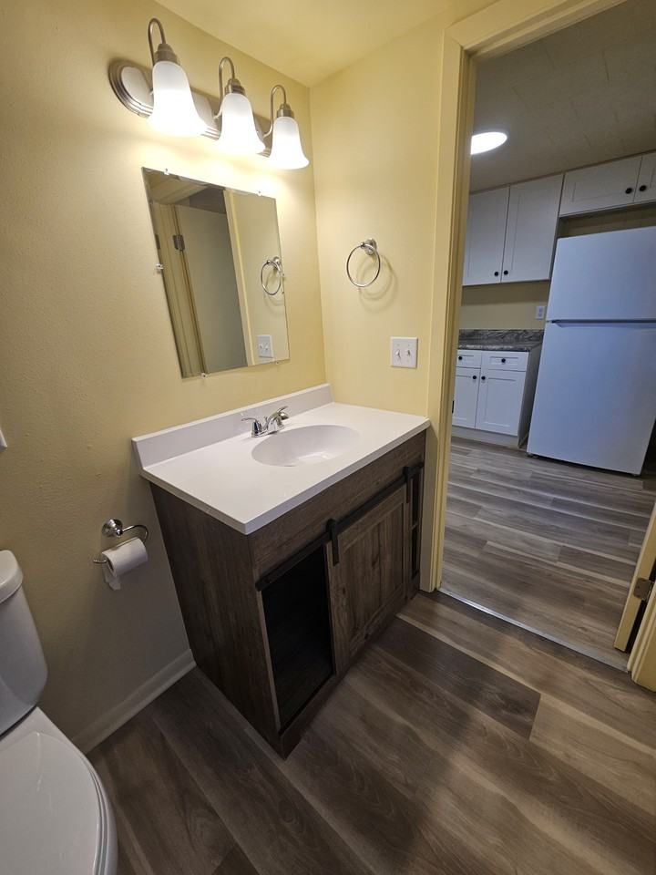 1115 Superior Ave - Photo 3 of 13