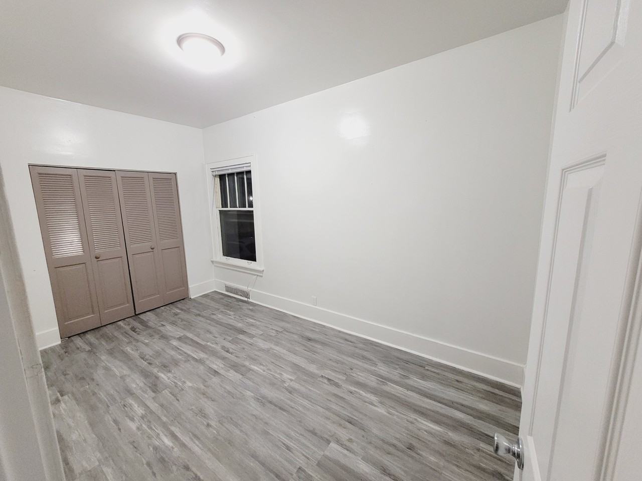 223 W Dutton St #1 - Photo 5 of 6