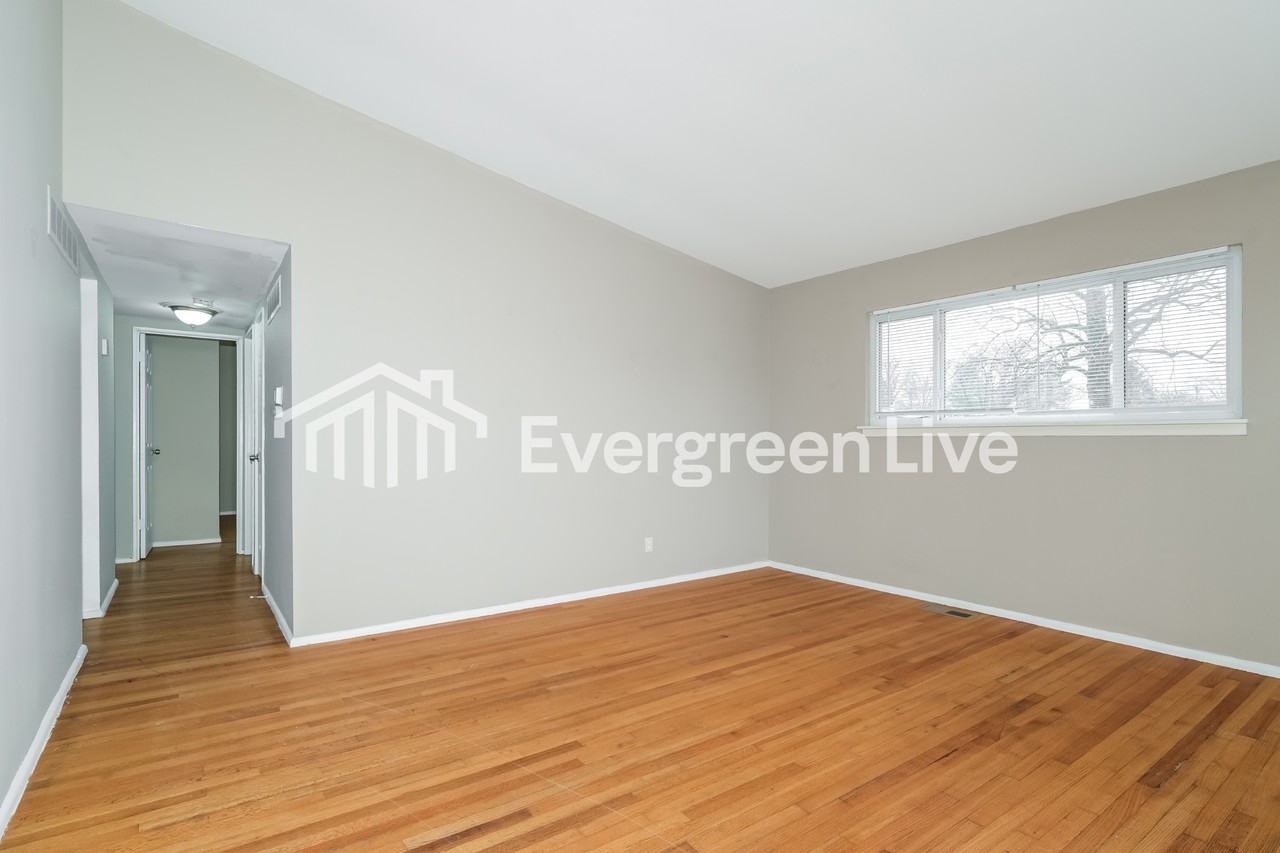 70 Francisca Dr - Photo 3 of 15