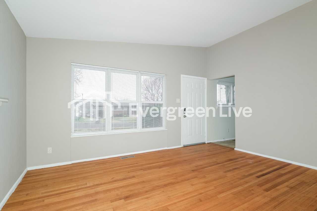 70 Francisca Dr - Photo 4 of 15