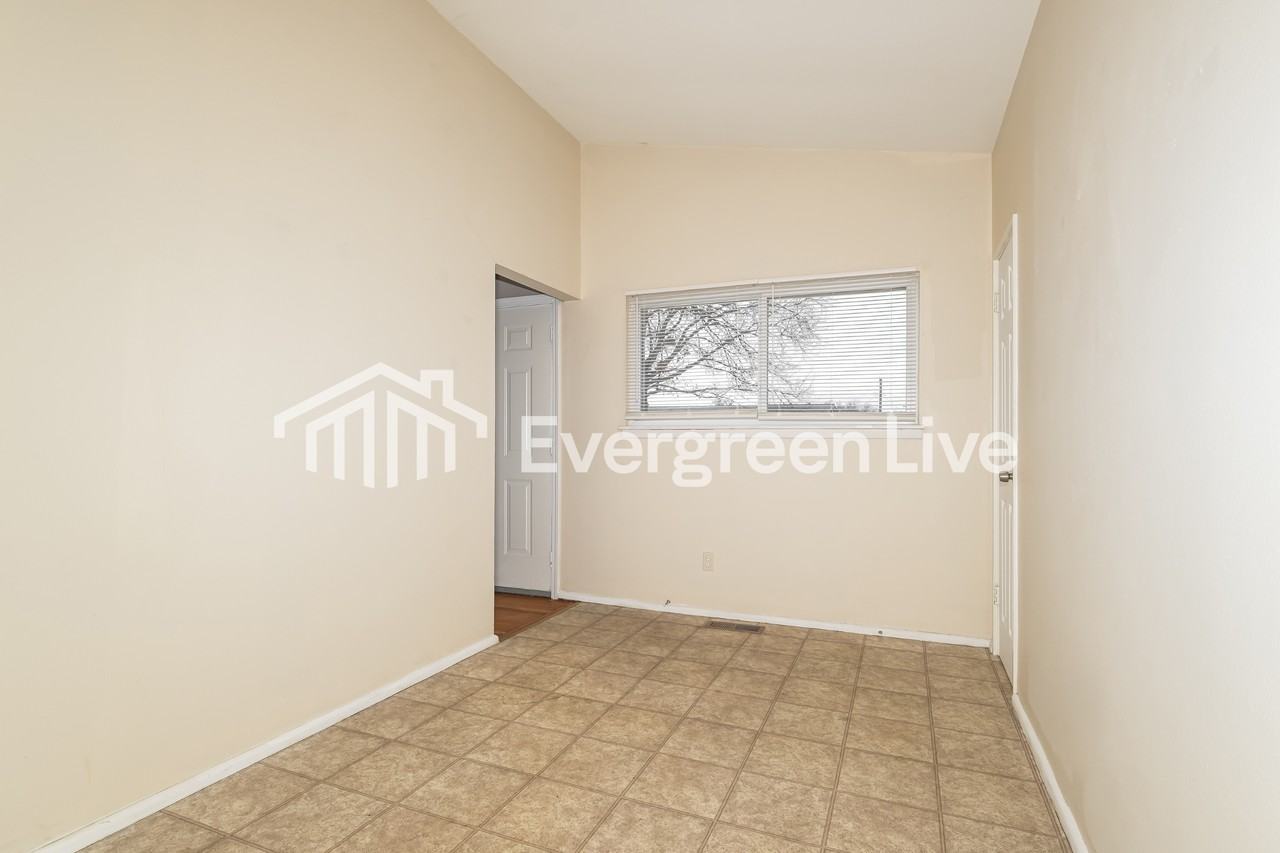 70 Francisca Dr - Photo 5 of 15