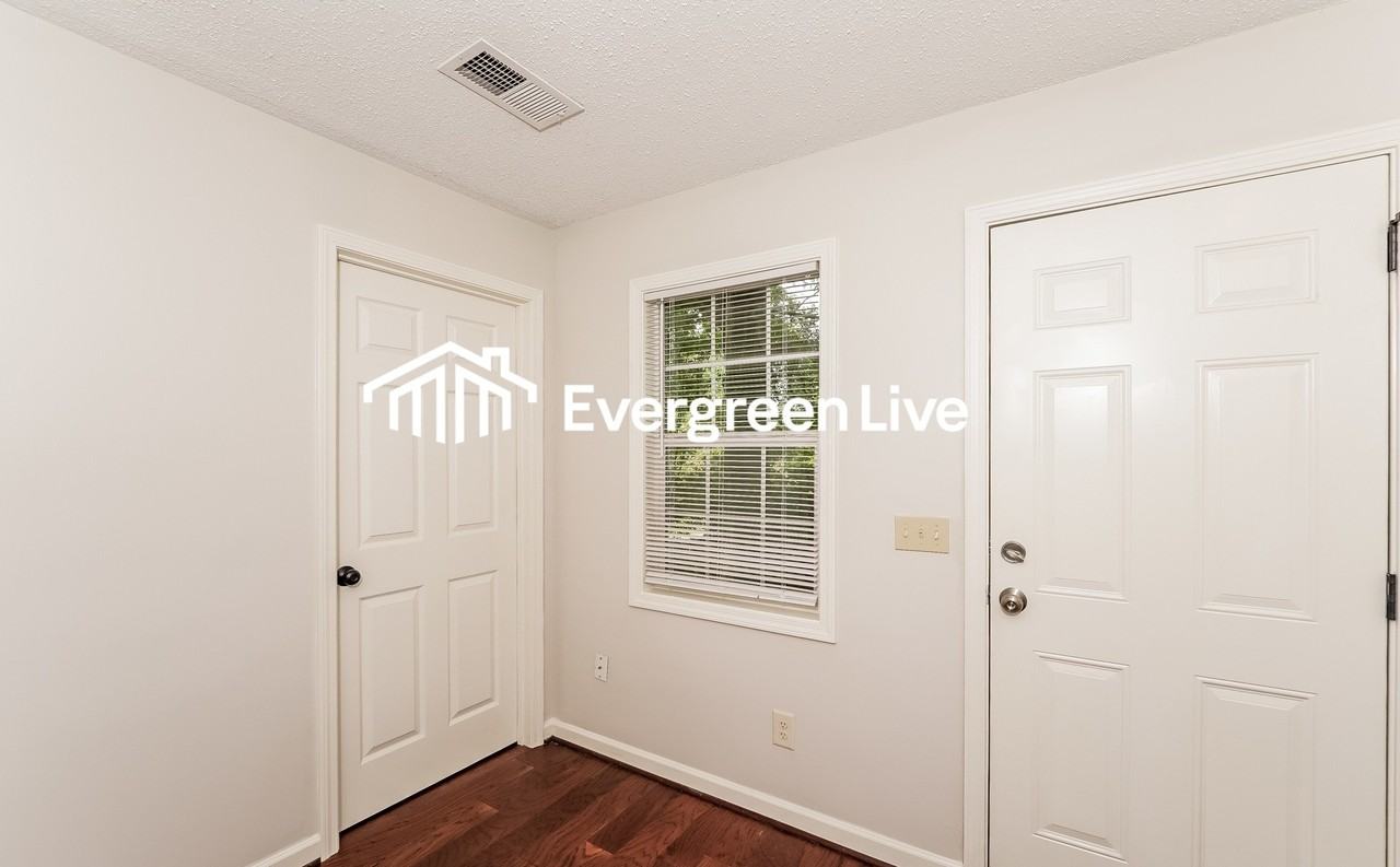 5320 Dewey Heights Rd - Photo 5 of 15