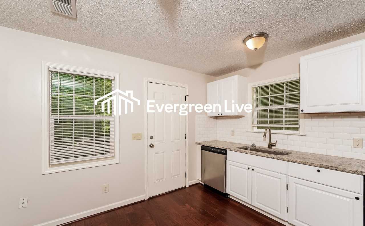 5320 Dewey Heights Rd - Photo 6 of 15