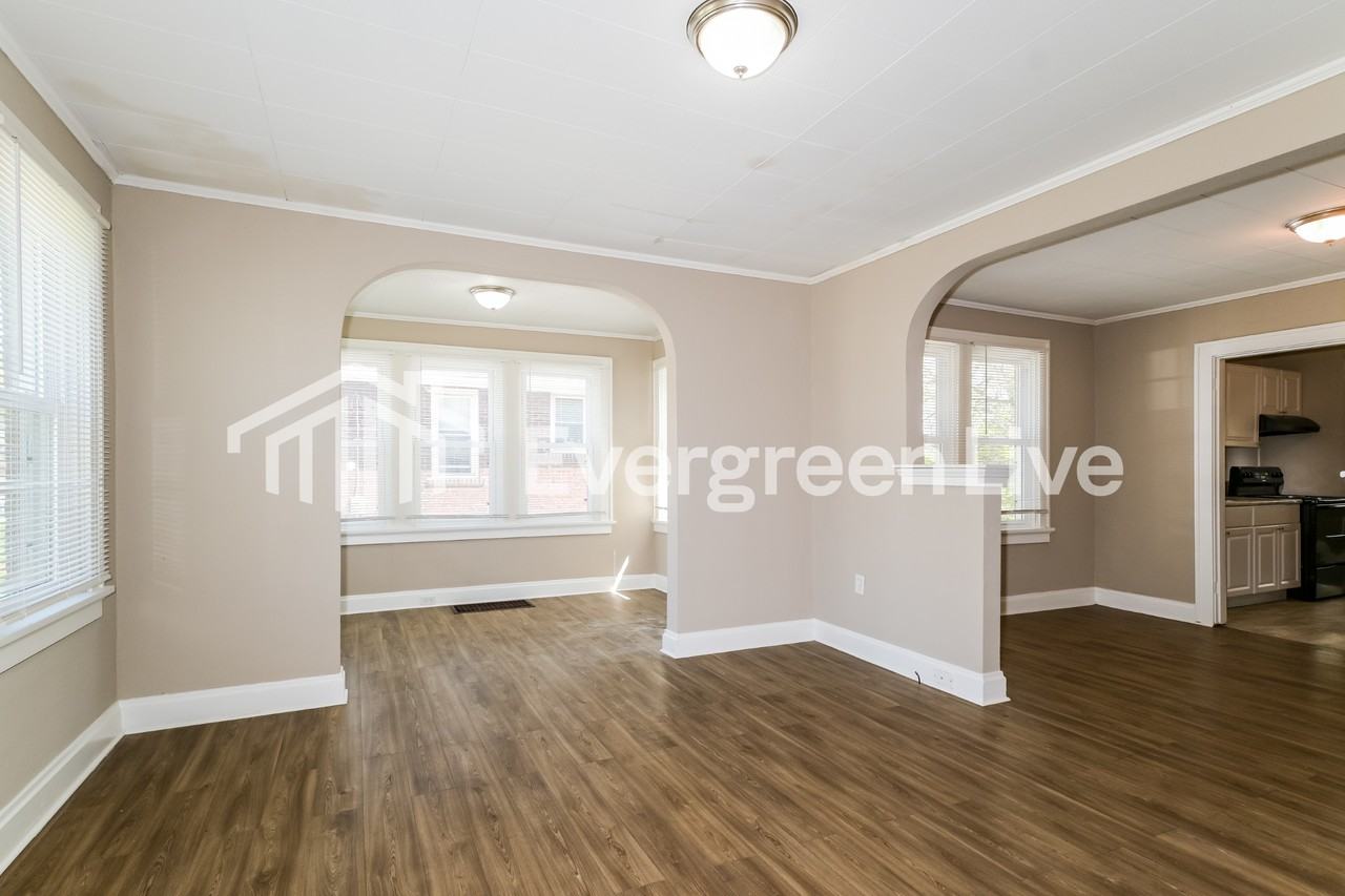 8970 Burton Ave - Photo 4 of 15