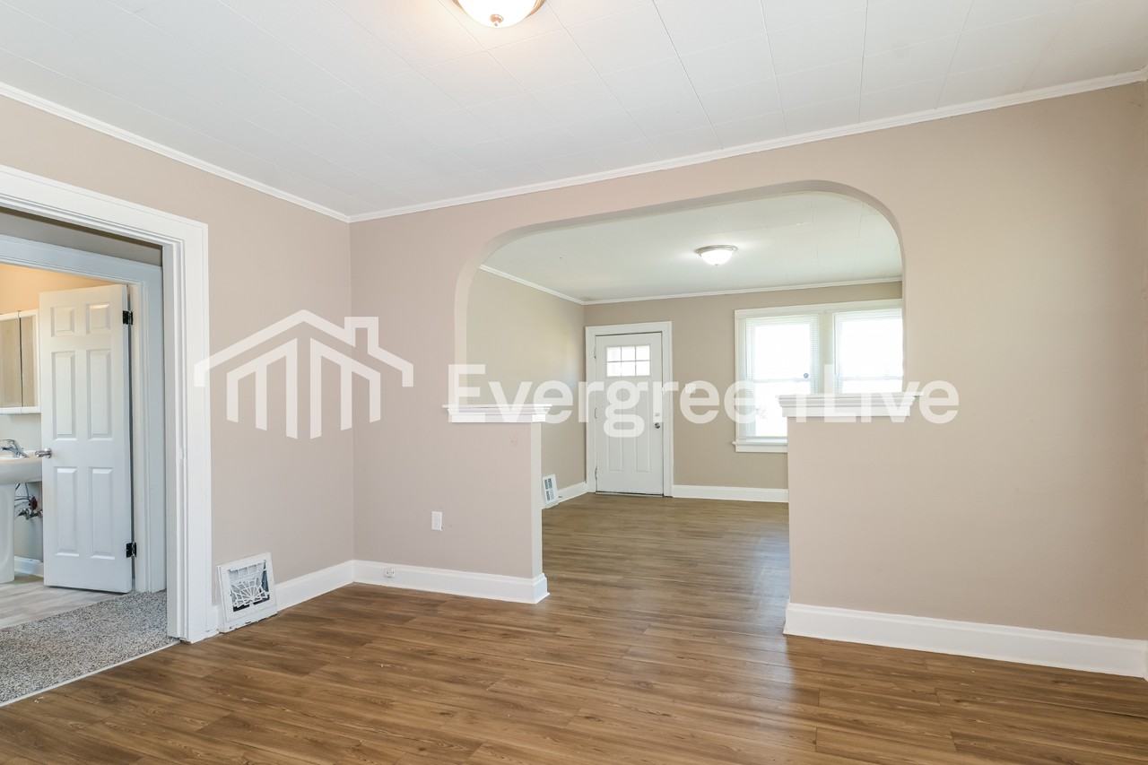 8970 Burton Ave - Photo 5 of 15