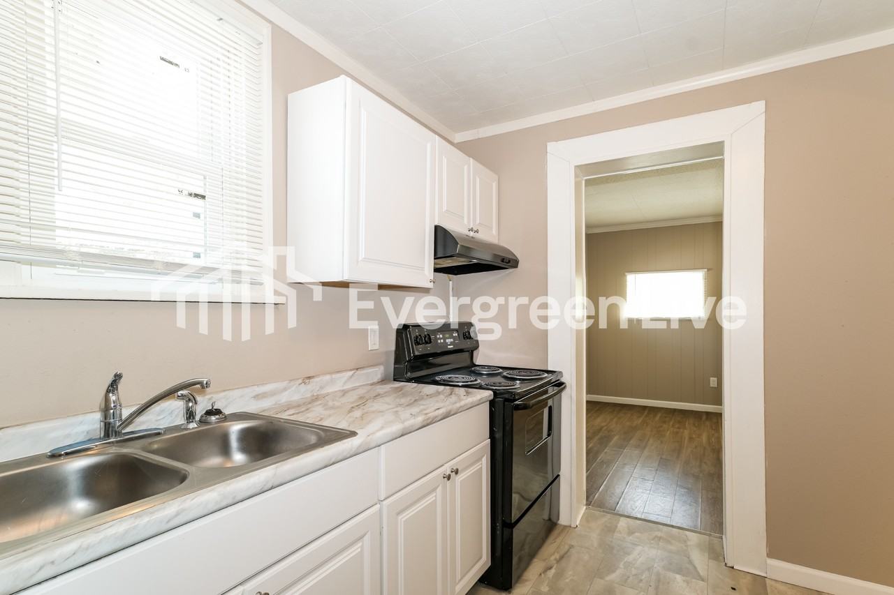 8970 Burton Ave - Photo 7 of 15