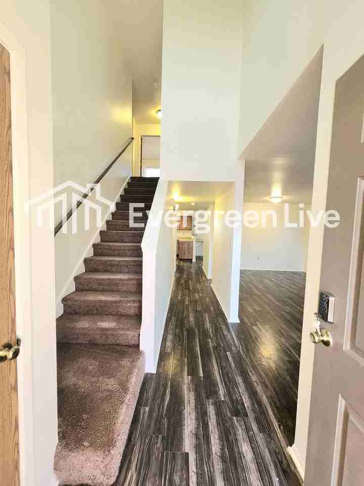 132 Fireball Dr - Photo 2 of 21