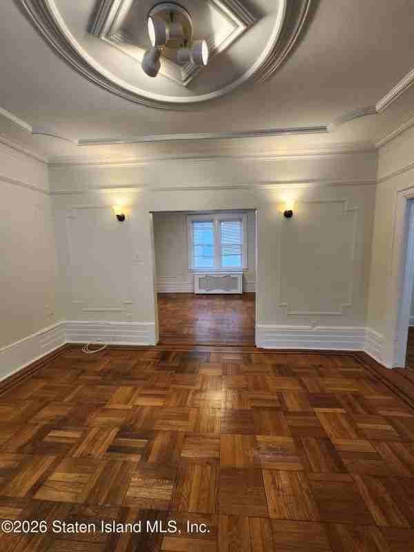 164 Cromwell Ave - Photo 4 of 17