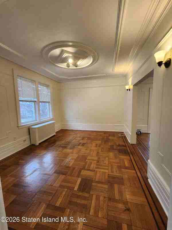 164 Cromwell Ave - Photo 5 of 17