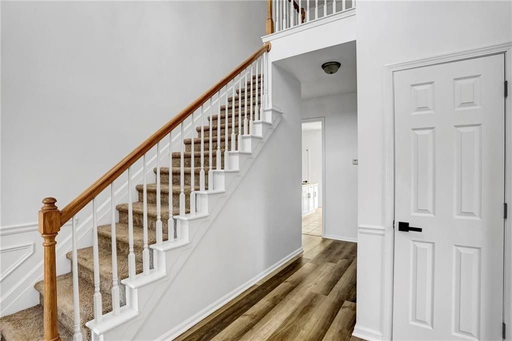 1050 Dogwood Park Dr - Photo 3 of 25
