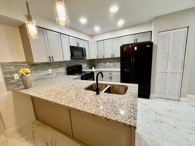 4372 Lamson Ave - Photo 4 of 7