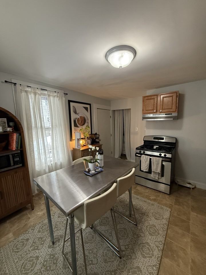 861 E 1st St #1 - Photo 5 of 12