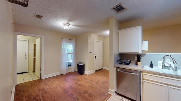 9104 Quail Creek Dr #A - Photo 5 of 13