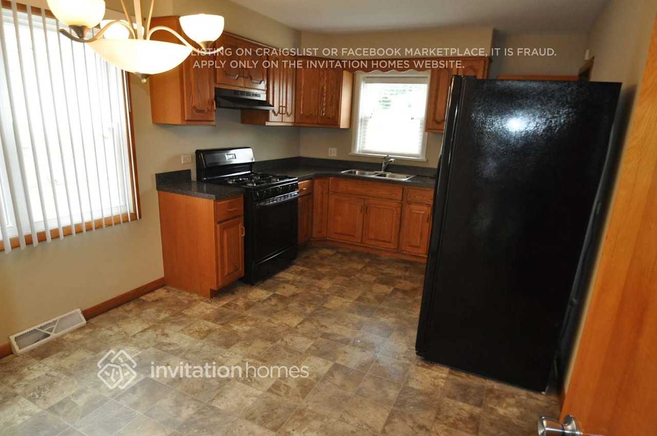 5850 S Natchez Ave - Photo 4 of 11